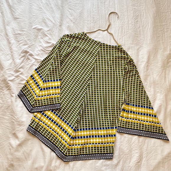 Chico’s Pattern Top - Picture 2 of 3